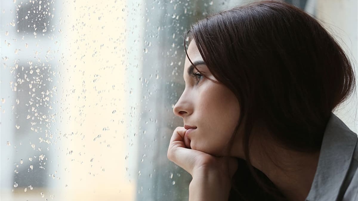 Depresyon mu geçici mutsuzluk mu? Uzmanından kritik uyarılar