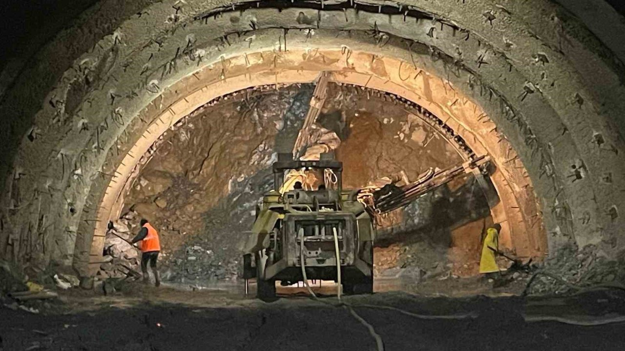 Erzurum Karayolları’ndan Dev Yatırım: 2025 Yılında 5,3 Milyar TL Harcandı