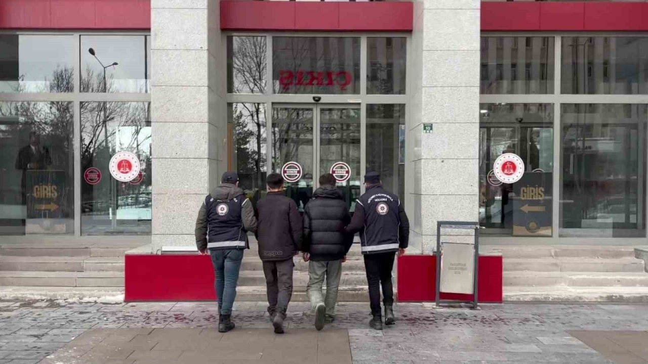 Erzurum’da 48 göçmen ve 4 organizatör yakalandı