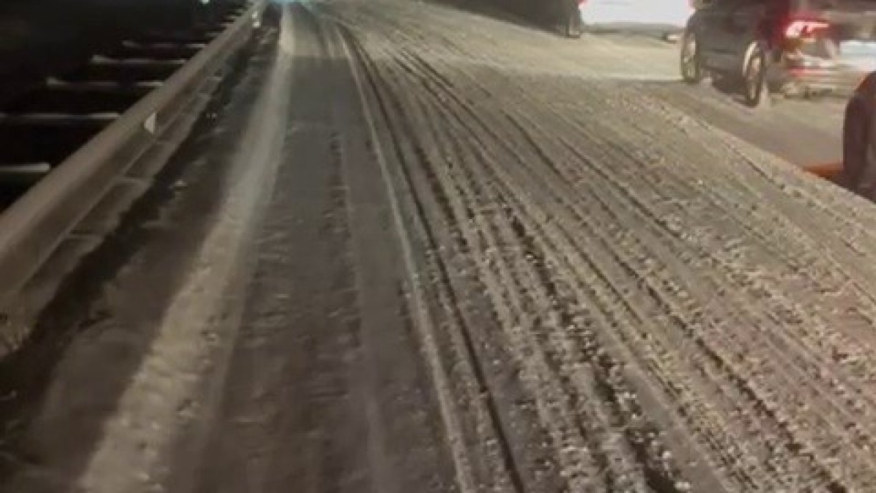 Erzurum’da Kar Kazaları Beraberinde Getirdi: Yol Kısmen Kapandı