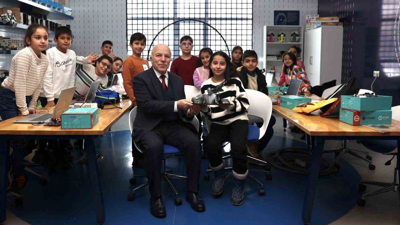 Erzurum’un Bilim Üssünde Gelecek İnşası: Başkan Sekmen Gençlerle Buluştu