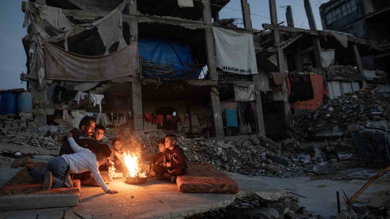 Gazze’de Ateşkes Sonrası Can Kaybı Artıyor: İnsani Yardım Kuruluşlarına Engel Kararı