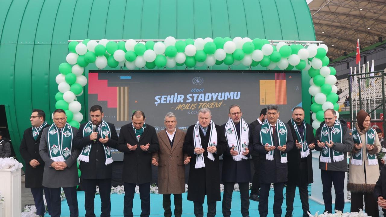 Gençlik ve Spor Bakanı Bak, Iğdır Şehir Stadyumu’nun Açılışını Yaptı