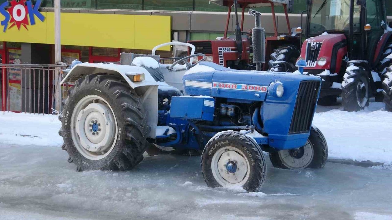 Göle Buz Kesti: Termometreler Sıfırın Altında 39,7 Dereceyi Gördü