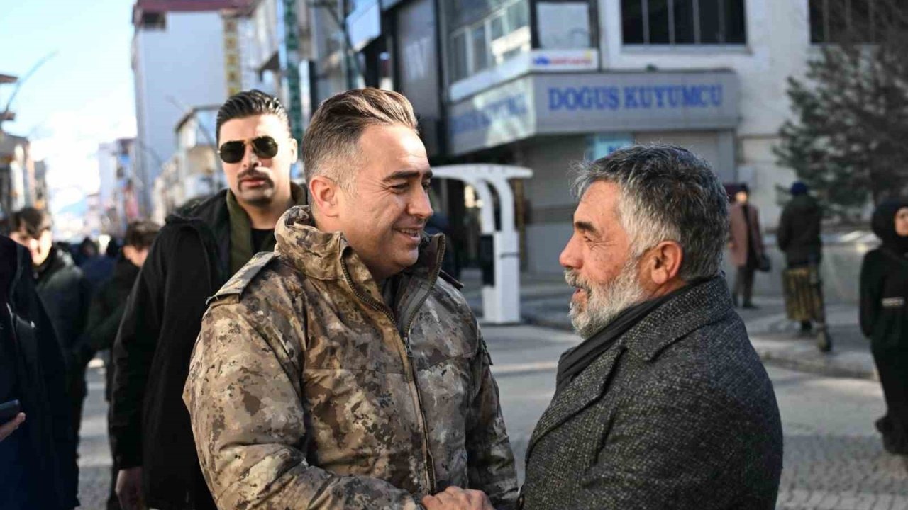 Gönül köprüleri kuruluyor: Emniyet Müdürü Önder esnaf ve vatandaşla iç içe