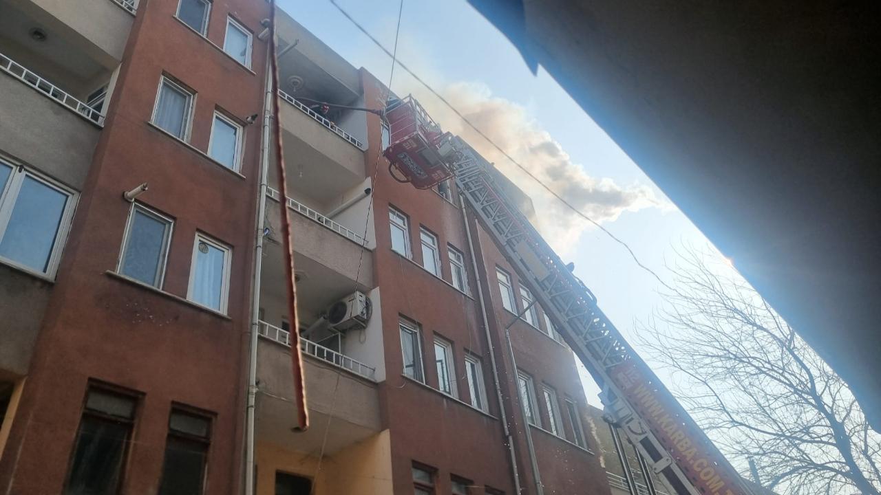 Iğdır Cumhuriyet Mahallesinde 4. Katta Çıkan Yangın Kontrol Altına Alındı