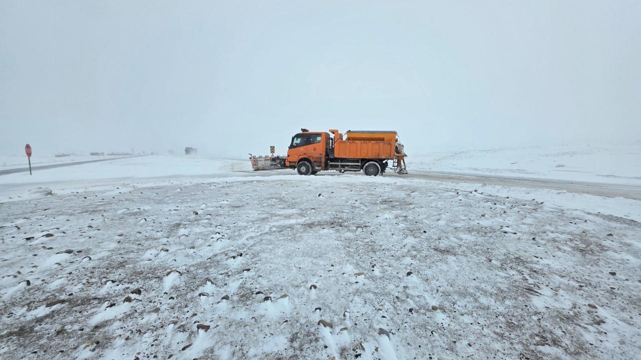 Iğdır-Doğubayazıt Karayolunda Kar Engeli!