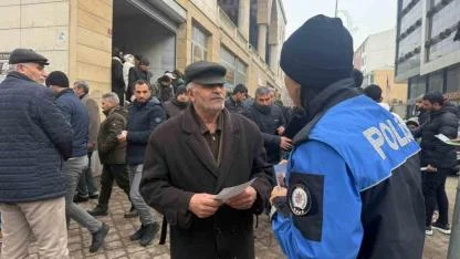 Iğdır Polisinden Cuma Çıkışı Kritik Uyarı: "Sakın İnanmayın, Paranızı Kaptırmayın!"