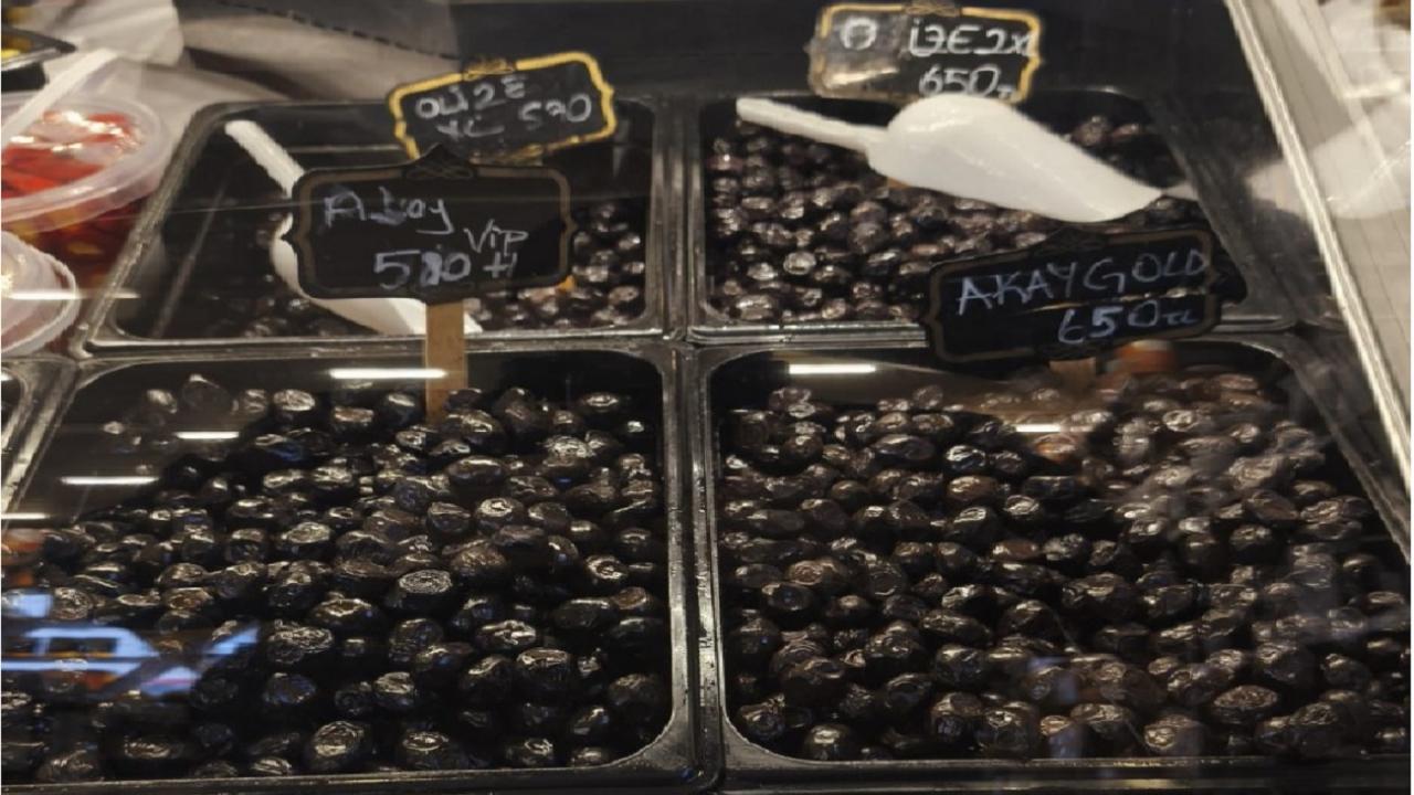 Iğdır’da Kahvaltı Sofrasında "Siyah İnci" Devri: Zeytin Artık Gramla Alınıyor!