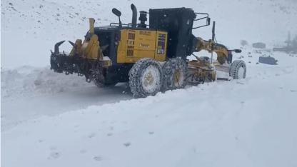 Iğdır’da Kar Geçit Vermiyor: 8 Köy Yolu Ulaşıma Kapandı, Ekipler Seferber Oldu!
