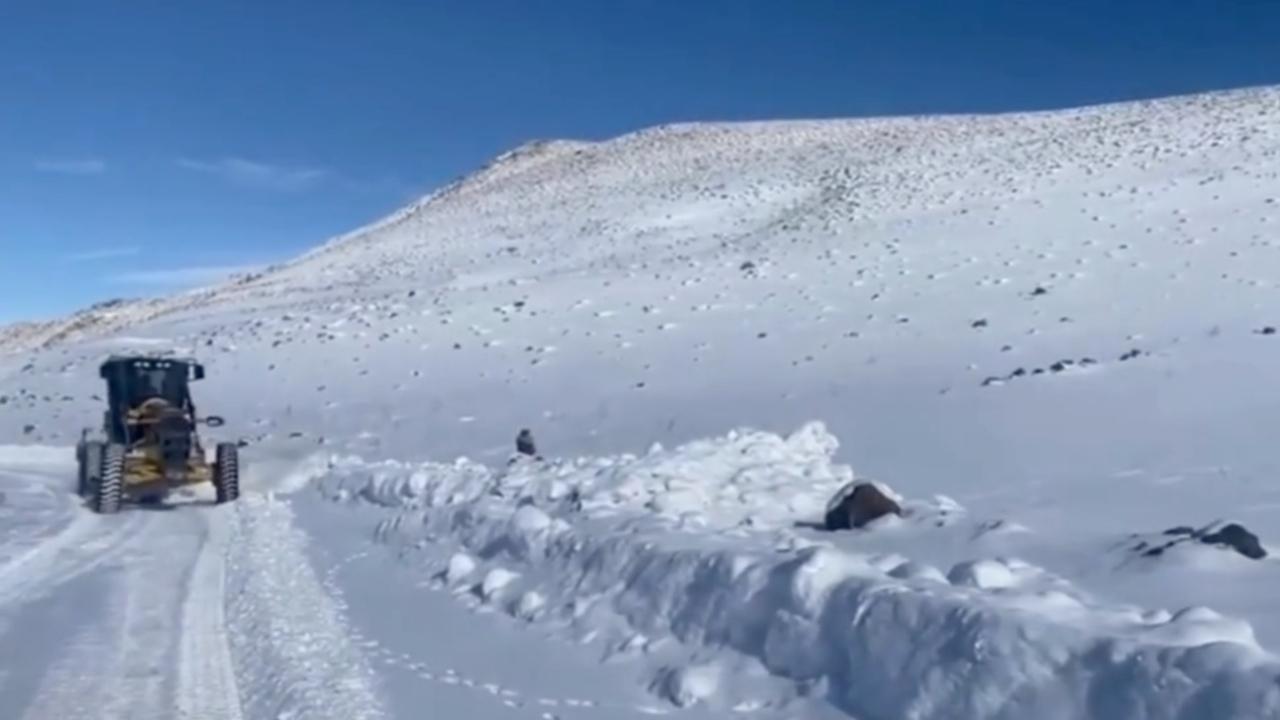Iğdır’da Kar ve Tipi Yolları Kapattı! 68 Köy Yolunda Kar Mesaisi Sürüyor