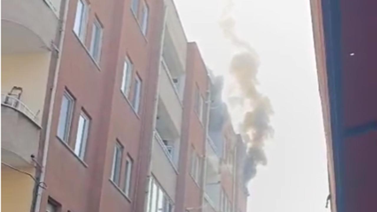 Iğdır'da Korkutan Yangın! 4. Kat Alevlere Teslim: İtfaiye Gecikti mi? Vatandaş Tepkili!