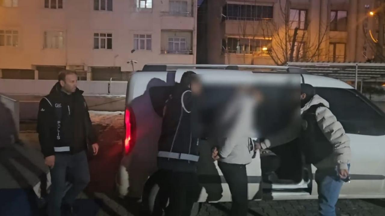 Iğdır’da Yeni Yılın İlk Operasyonu: Gasp ve Göçmen Kaçakçılığı Şebekesine Darbe!