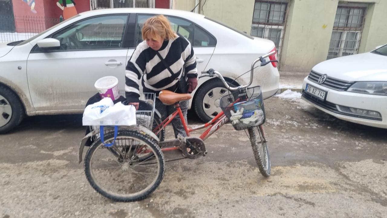 Iğdır’ın İyilik Meleği: 20 Yıldır Üç Tekerli Bisikletiyle Canlara Hayat Veriyor