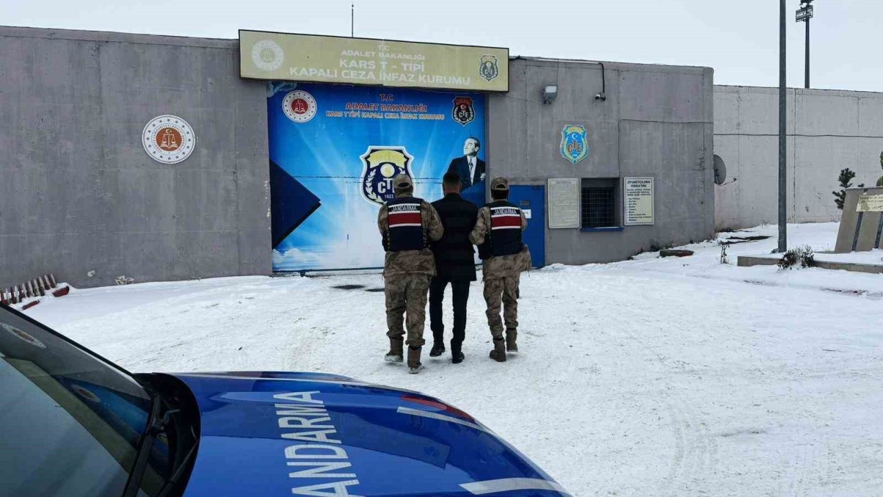 Kars’ta Firari Cinayet Şüphelisi Yakalandı: 15 Yıl Hapis Cezası Bulunuyordu