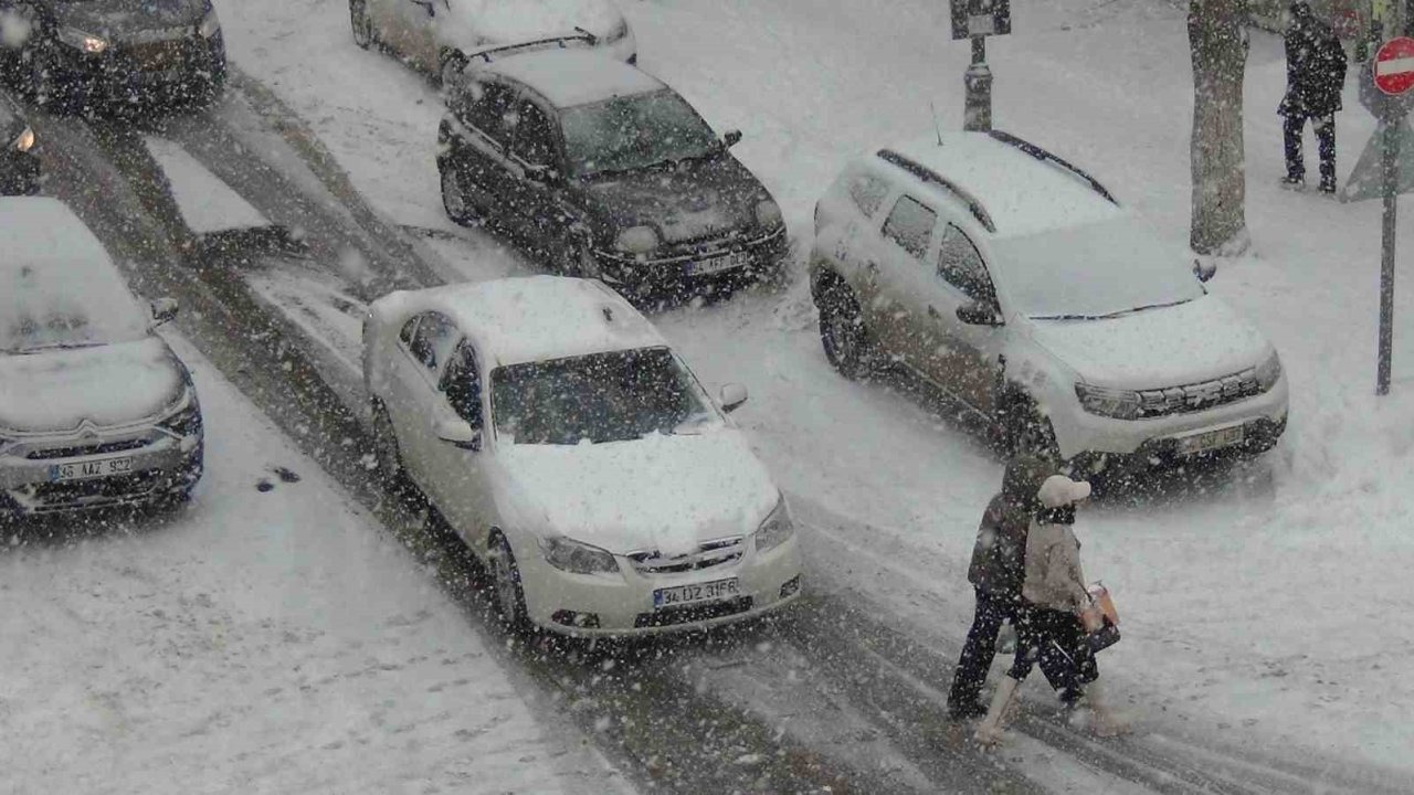 Kars’ta Son 15 Yılın Kar Rekoru: Kar Kalınlığı Bazı Bölgelerde 2 Metreyi Aştı