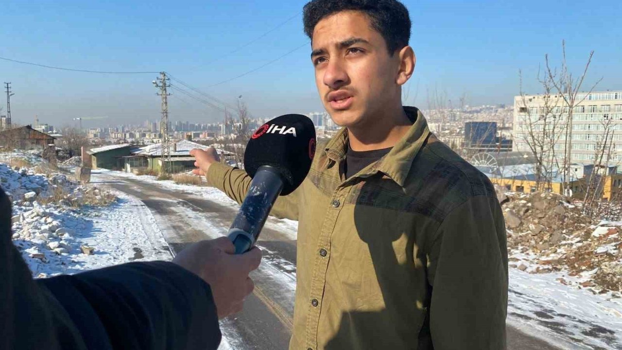 Köpeklerin saldırısına uğrayan çocuğu kurtaran komşu: "10 saniye daha geç kalsaydım çocuğun anca parçalarını bulabilirlerdi"