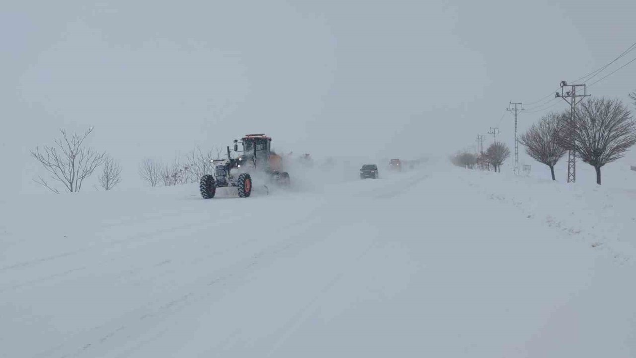 Kurubaş Geçidi’nde Gece Mesaisi Sonuç Verdi