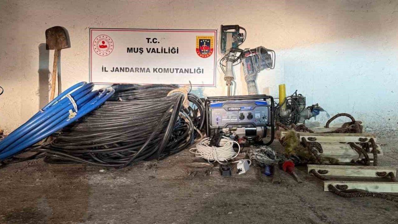 Malazgirt’te Kaçak Kazı Operasyonu: 2 Şahıs Suçüstü Yakalandı