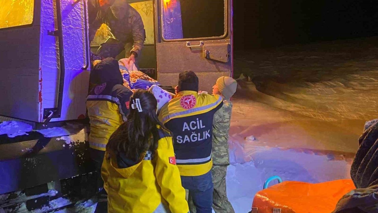 Mehmetçik’ten Dondurucu Soğukta Hayat Kurtaran Operasyon