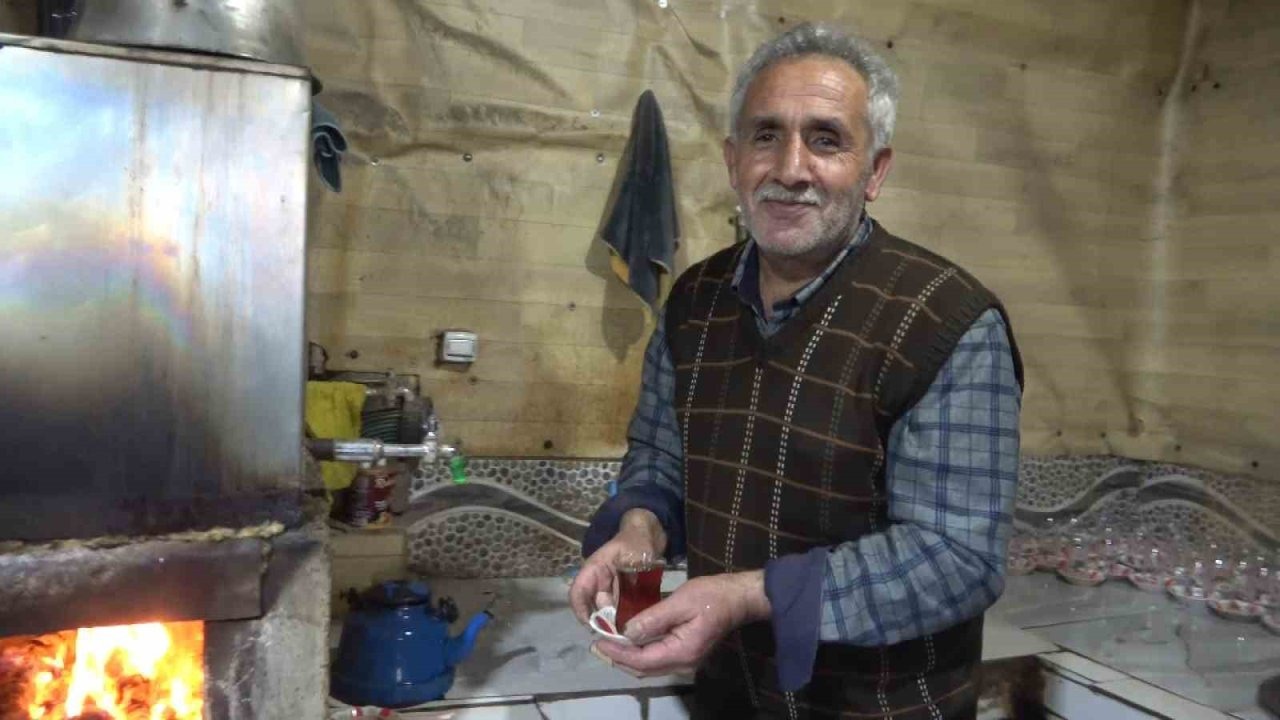 Muş’ta 40 Yıllık Bir Kültür Hazinesi: Bu Kahvehanede Oyun Kağıdı Değil Satranç ve Dama Var