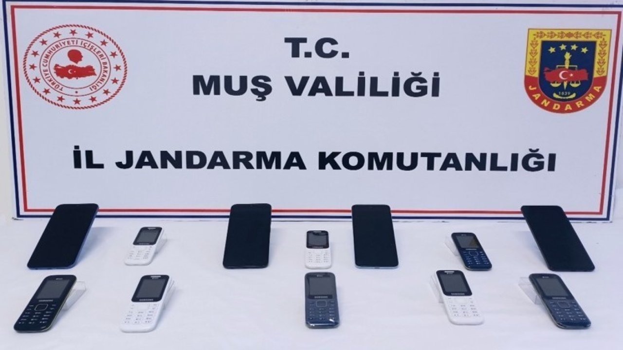 Muş'ta Kaçak Telefon Operasyonu: Kargo Sevkiyatı Engellendi
