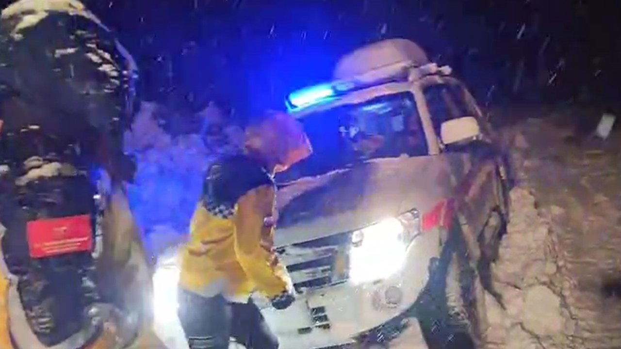 Muş’ta Kar Esareti: Hasta Çocuk İçin Ekipler Seferber Oldu