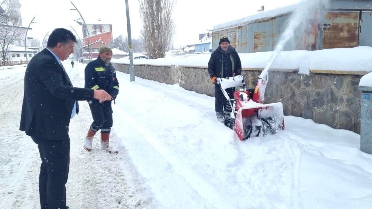 Pasinler’de Kar Seferberliği: Ekipler 72 Mahallede Sahada
