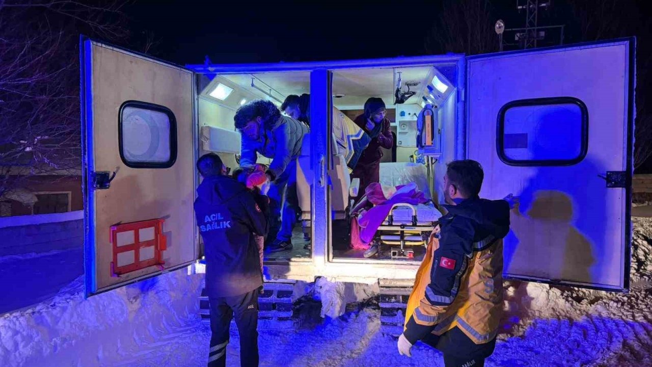 Patnos’ta Kar Engelini Paletli Ambulans Aştı: 40 Günlük Arem Bebek Kurtarıldı