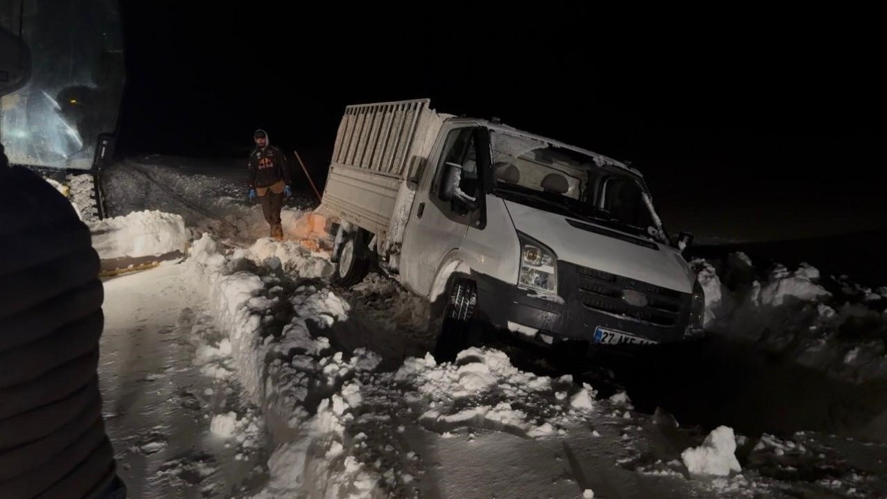Patnos’ta Kar Esareti: Mahsur Kalan Vatandaşların İmdadına Ekipler Yetişti