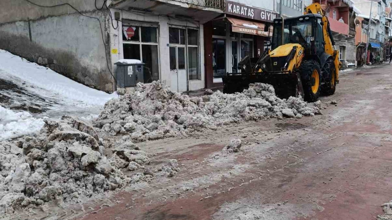 Posof’ta Kar Seferberliği: Belediye Ekipleri Sahada