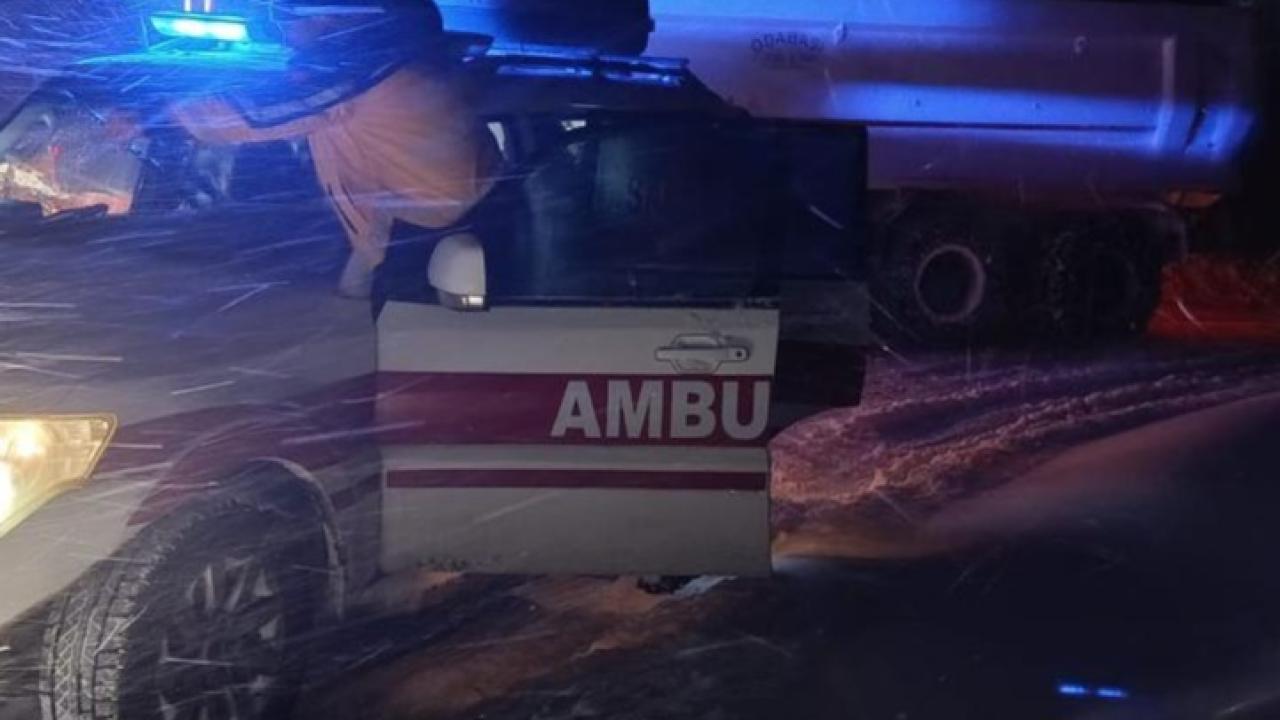 Tuzluca’da Hasta Almaya Giden Ambulans Kara Saplandı: 03.30’da Kurtarıldı