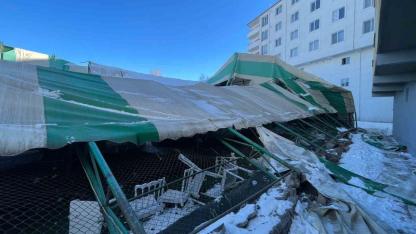 Tuzluca'da Karın Ağırlığı Facia Getiriyordu!