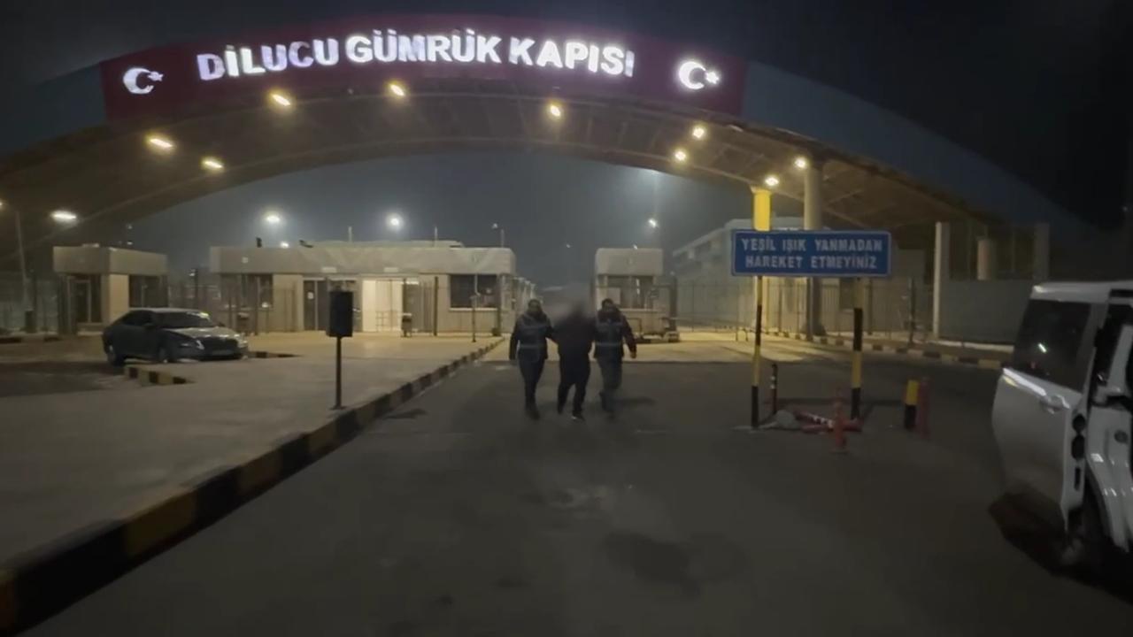 Uluslararası Seviyede Aranıyordu: Azerbaycan Uyruklu S.G. Iğdır Dilucu'nda Enselendi!