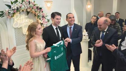 Vali M. Fırat Taşolar, Genç Çiftin Nişan Yüzüklerini Taktı: Şıktaş ve Ilgaz Ailelerinin Mutlu Günü