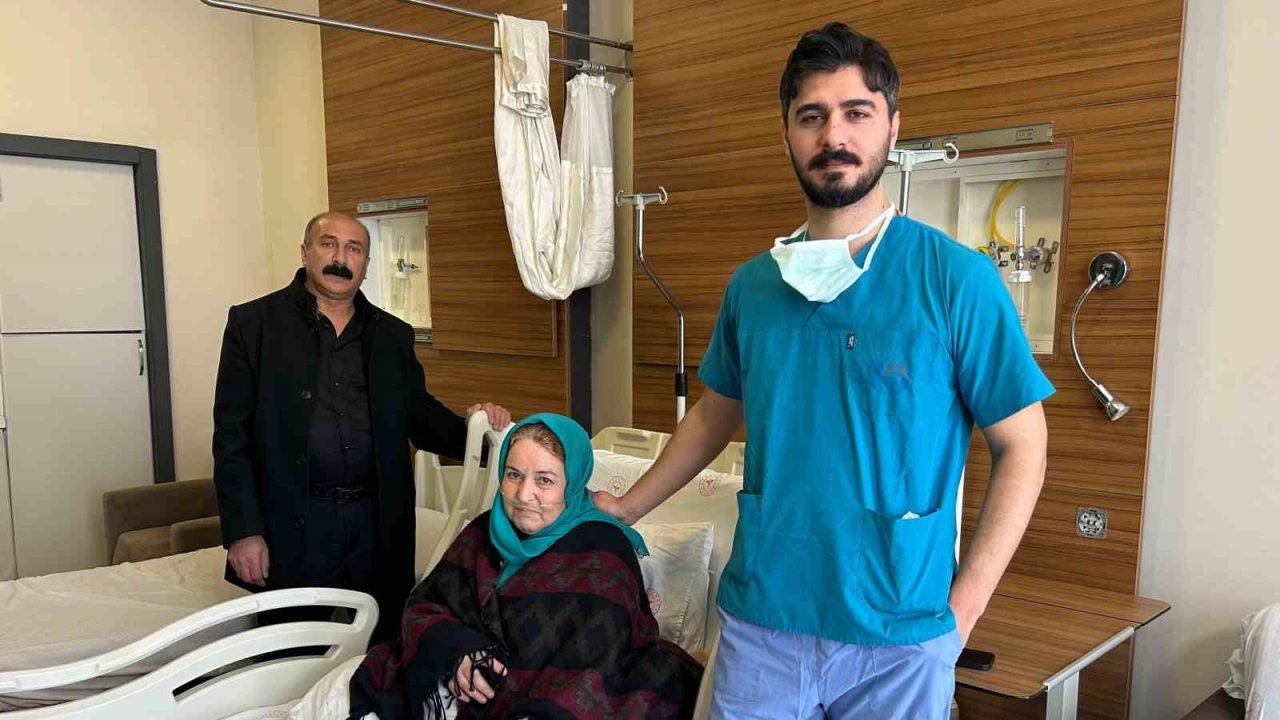 Van'da Riskli Ameliyatla Hayata Tutundu: Kalbindeki Kitle ve Akciğerindeki Pıhtı Temizlendi