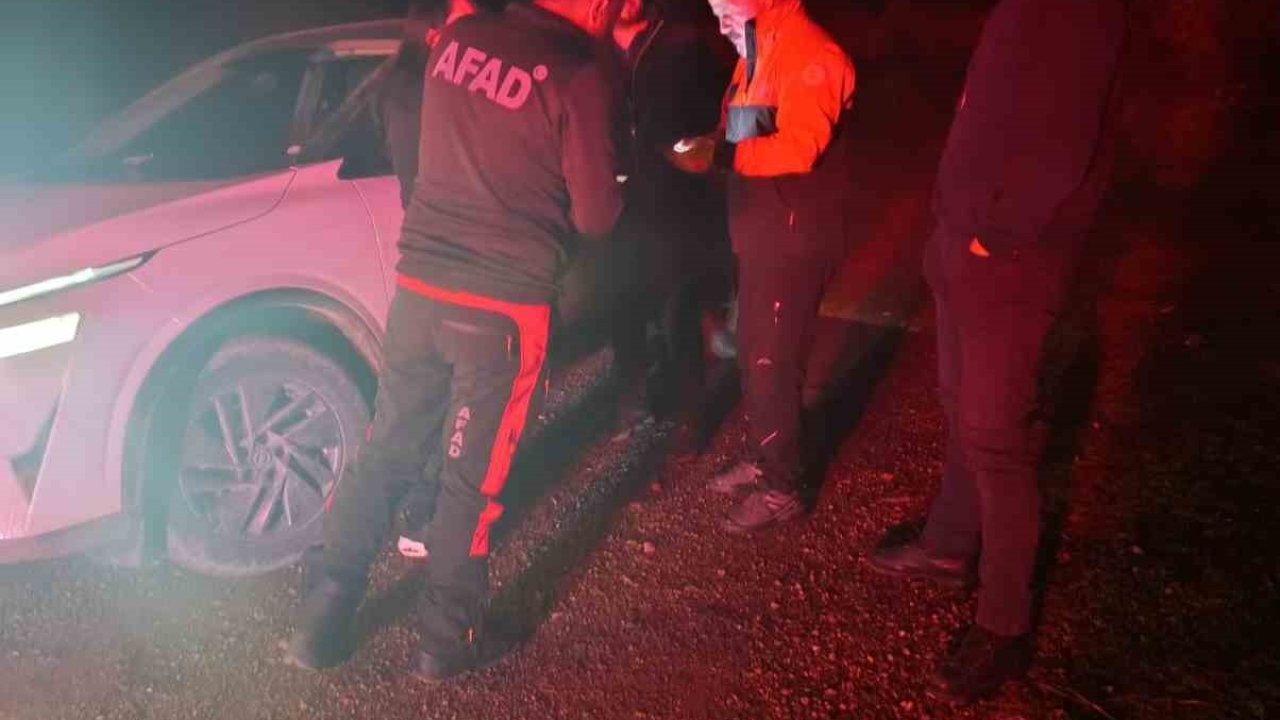 Yaylada mahsur kalan aile kurtarıldı