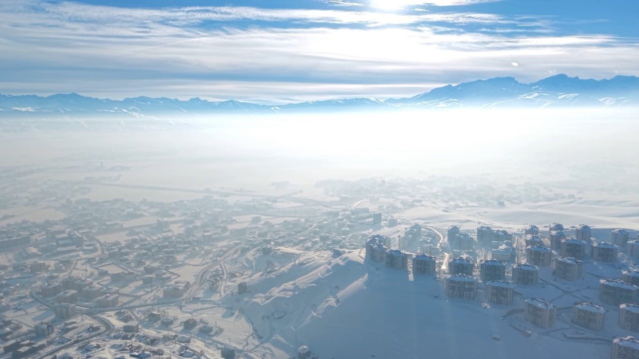 Yüksekova’da yoğun sis: Ankara-Yüksekova uçuşları iptal edildi
