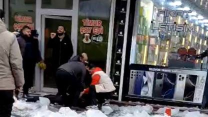 Ağrı’da Çatıdan Düşen Kar ve Buz Kütlesi Can Yaktı: 1 Yaralı