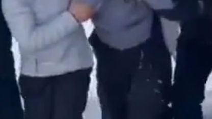 Leoparla Selfie İsteği Hastanede Bitti: Kaskı Hayatını Kurtardı