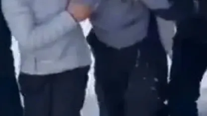 Leoparla Selfie İsteği Hastanede Bitti: Kaskı Hayatını Kurtardı