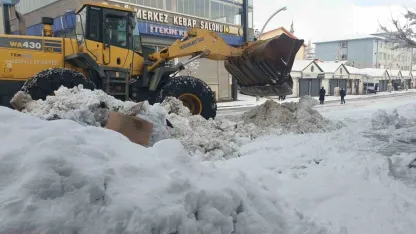 Başkale’de Kar Esareti: 13 Yerleşim Yeriyle Ulaşım Kesildi