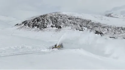Van’da Kar Esareti: 53 Yerleşim Yeri Kapandı, Tendürek’te Kızılay Seferberliği