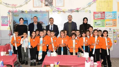 Çatak’ta Coğrafi Farkındalık: Öğrencilere Dünya ve Türkiye Haritası Dağıtıldı