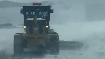 Ardahan’da Tipiyle Zorlu Mücadele: Köy Yolları İçin Seferberlik Başlatıldı