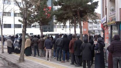 Ramazan Öncesi ESK’da Ucuz Et Kuyruğu: Sivas’ta Metrelerce Sıra Oluştu