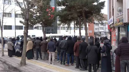 Ramazan Öncesi ESK’da Ucuz Et Kuyruğu: Sivas’ta Metrelerce Sıra Oluştu