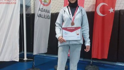 Vanlı Özge Altun’dan Bilek Güreşinde Türkiye Derecesi