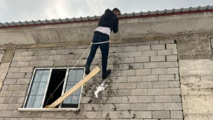 Yüksekova’da Mucizevi Kurtuluş: Beline Bağladığı İp Hayatını Kurtardı