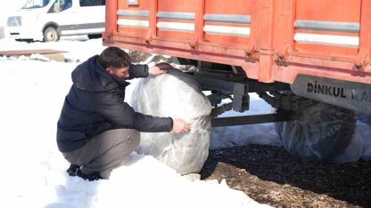 Muşlu Çiftçilerden "Lastik Operasyonu": Traktörler Kış Uykusuna Yatırıldı